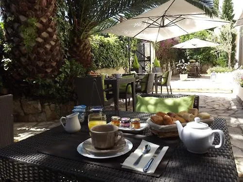 Hotel Le Petit Castel Antibes Francia