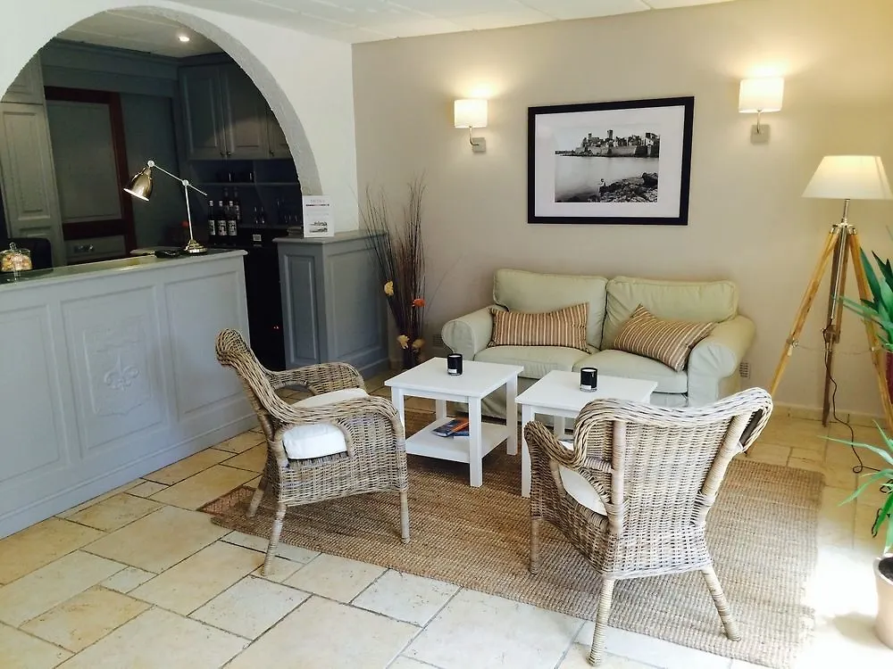 Hôtel Le Petit Castel Antibes